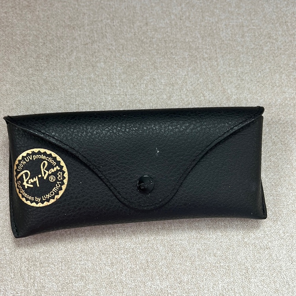Ray-Ban case - Picture 1 of 1